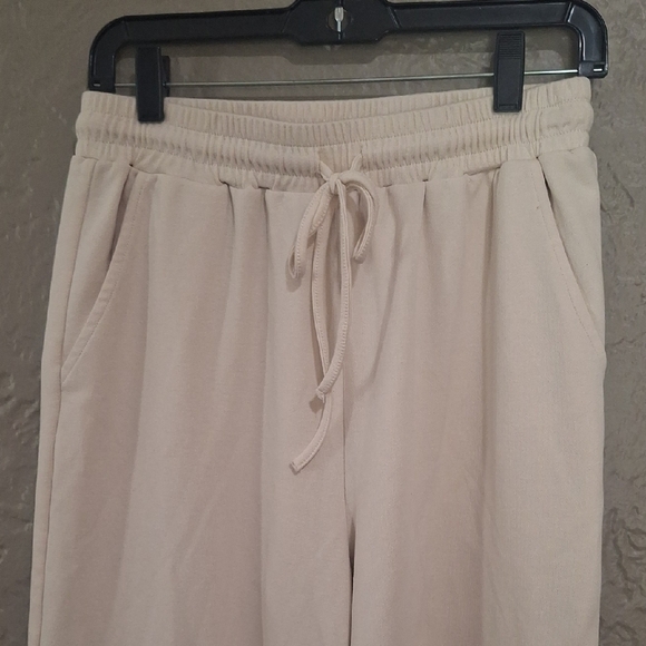 Neutal Ground Wome's Elegant Cream Wide Leg Pants Size M - Picture 3 of 10